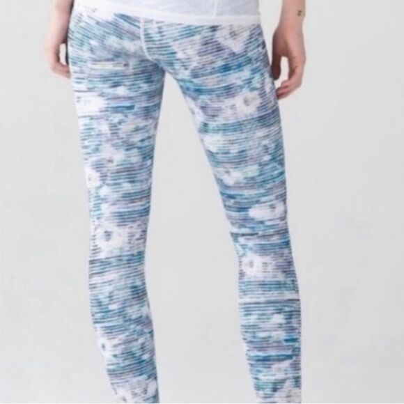 Lululemon leggings high times pant blurry bell multi size 8 - Picture 3 of 9